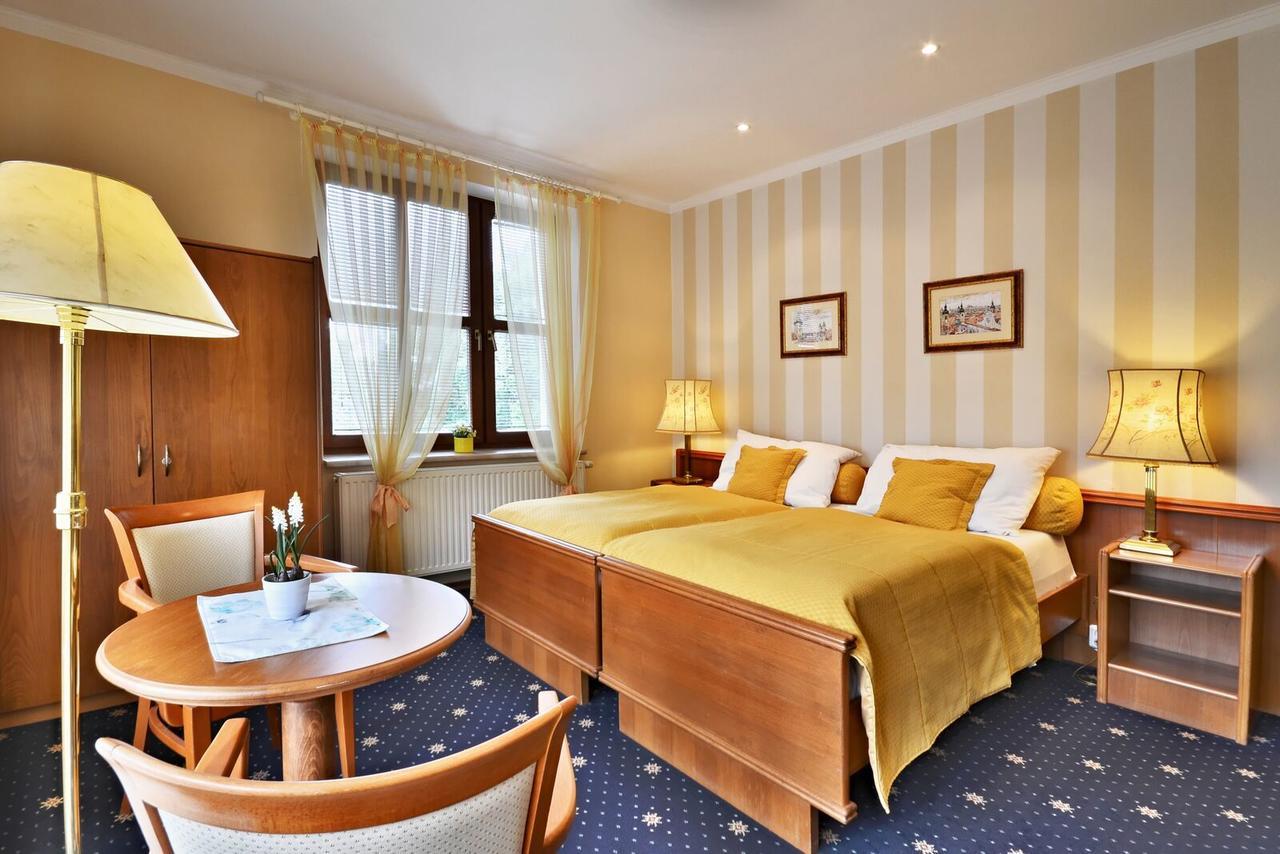 Hotel Villa Conti Písek Extérieur photo